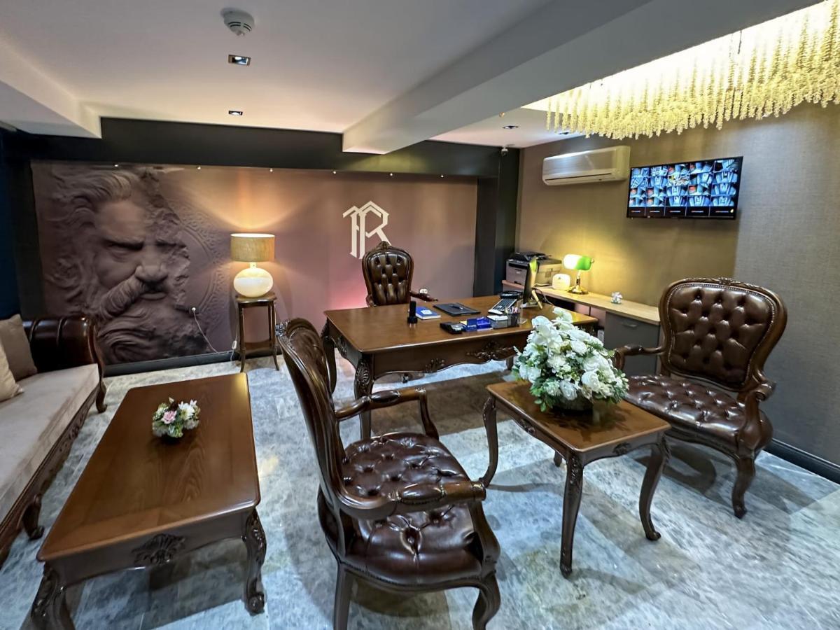 The Royals Hotel Izmir Bagian luar foto