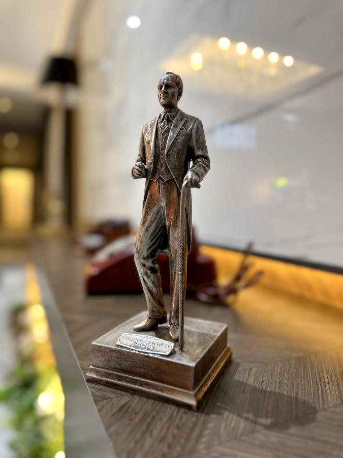 The Royals Hotel Izmir Bagian luar foto