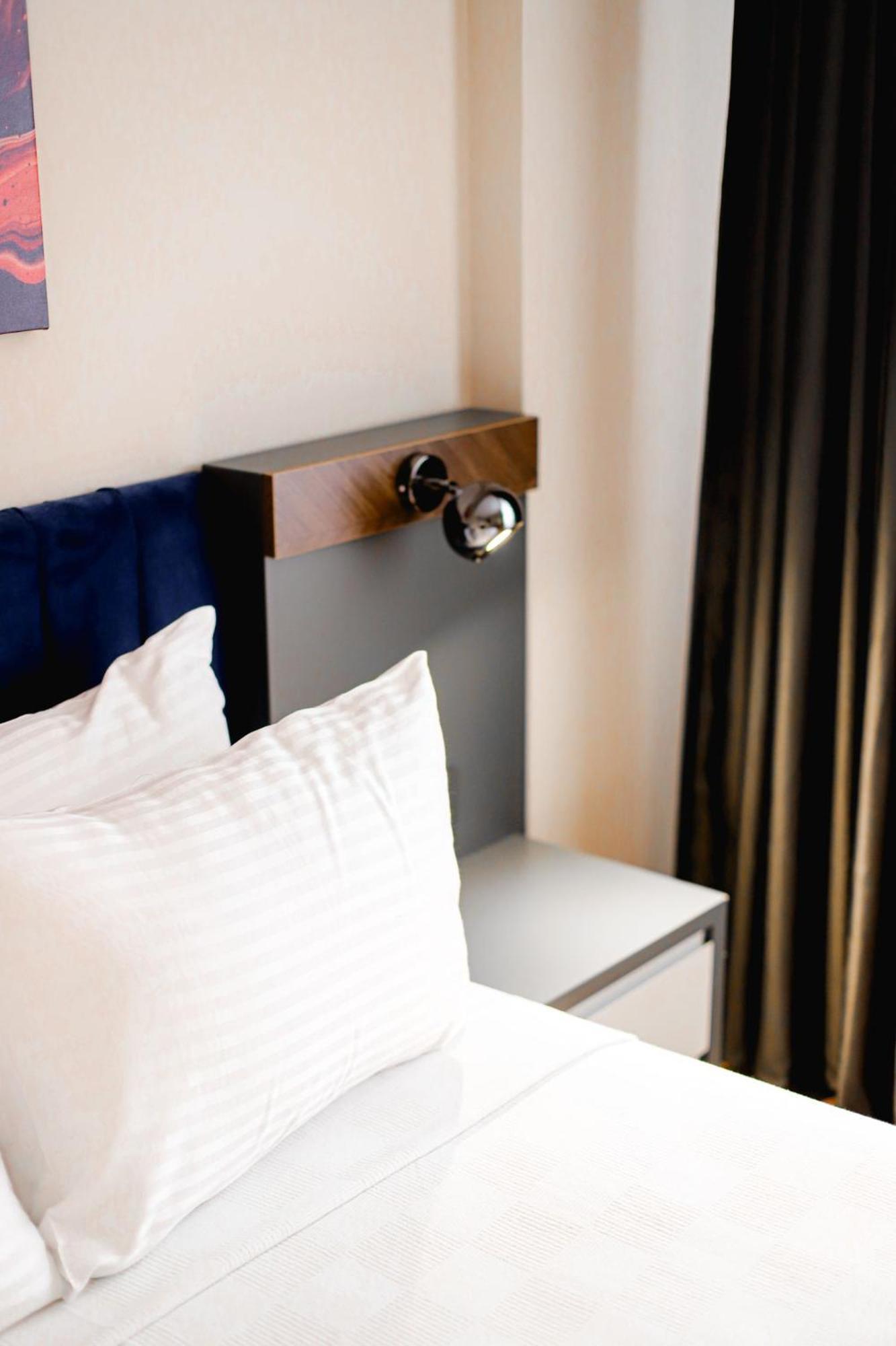 The Royals Hotel Izmir Bagian luar foto